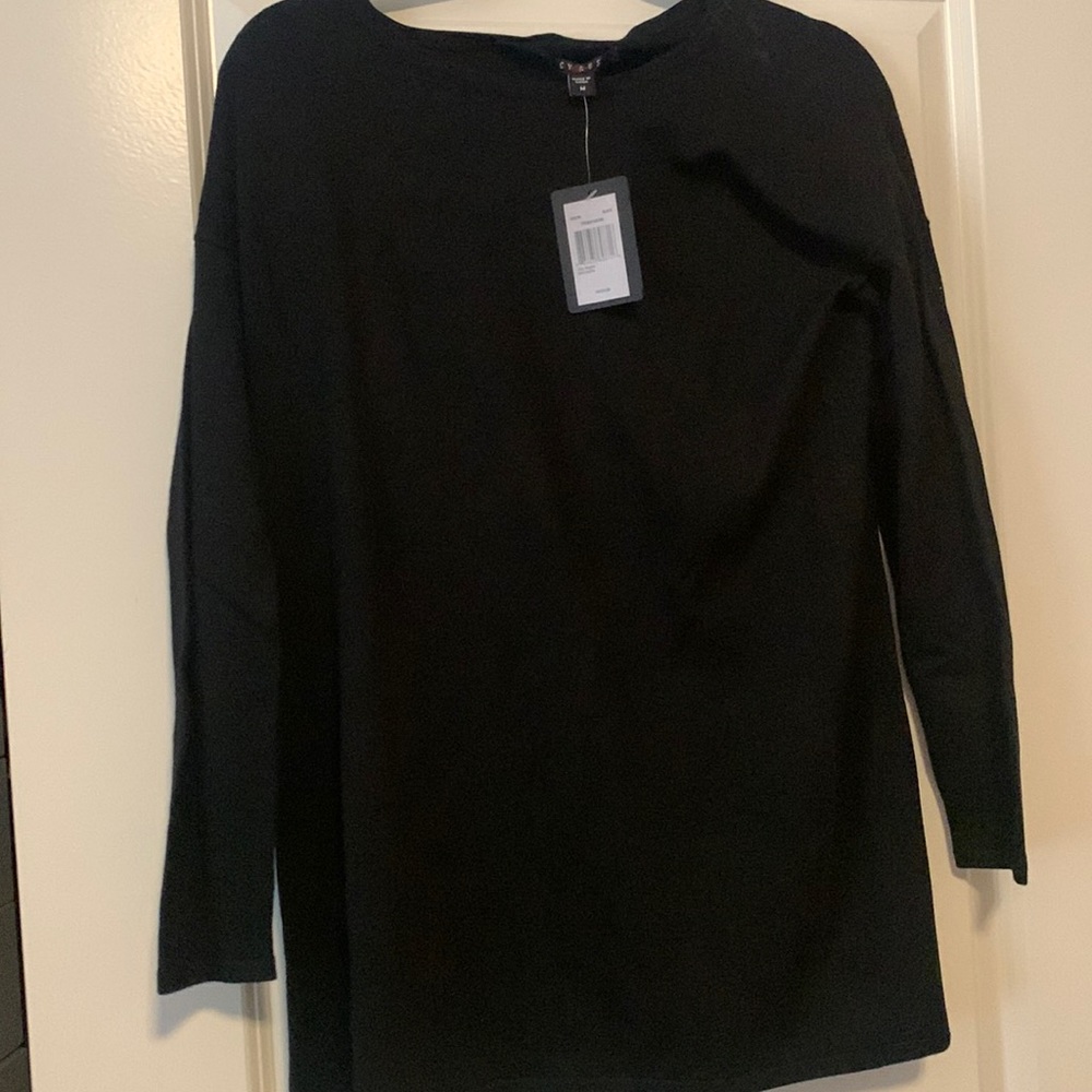 Black 3/4 sleeve pullover
